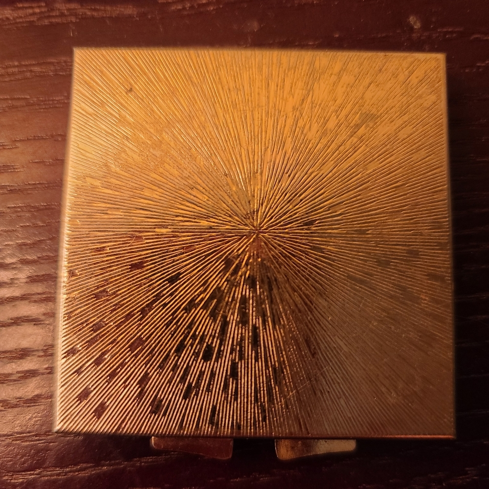 Vintage Pill Compact - Picture 3 of 3